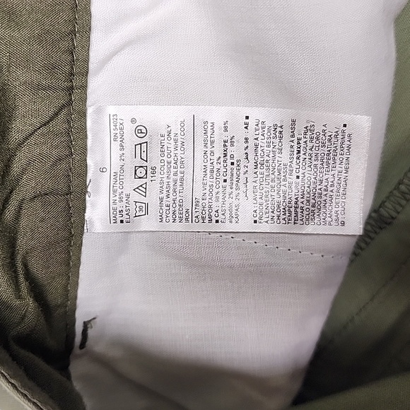 Old Navy, High-Waisted, Everyday Short, 5" inseam - Picture 3 of 4